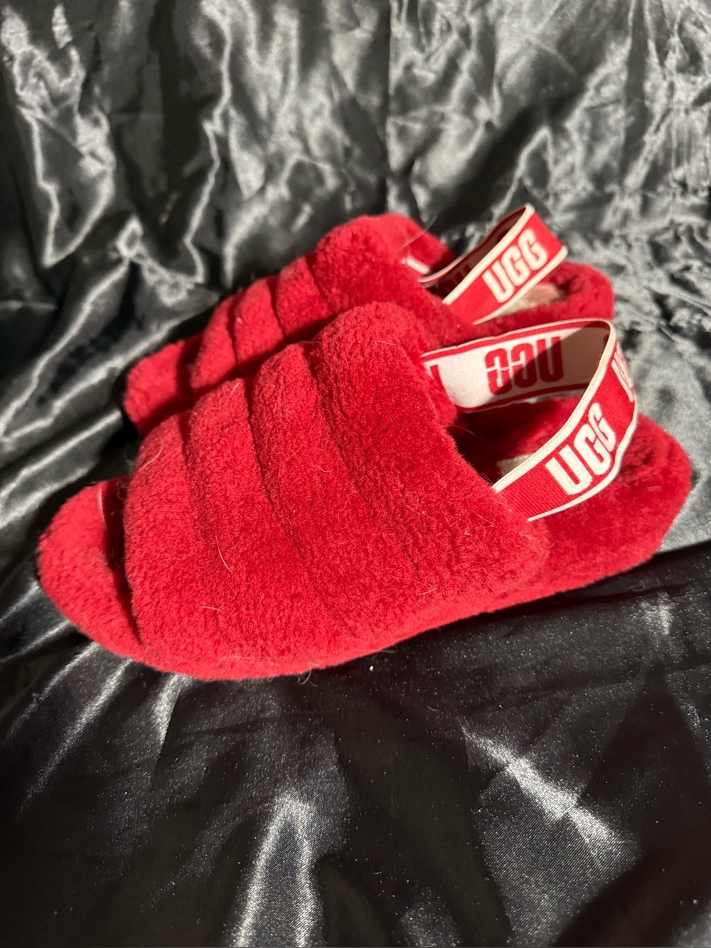 UGG Women's Fluff Yeah Slide Slippers, Size 9, Red w/  Red & White Elastic Strap